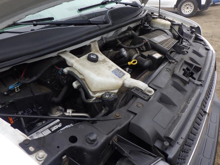 2017-chevrolet-express-2500-image-11