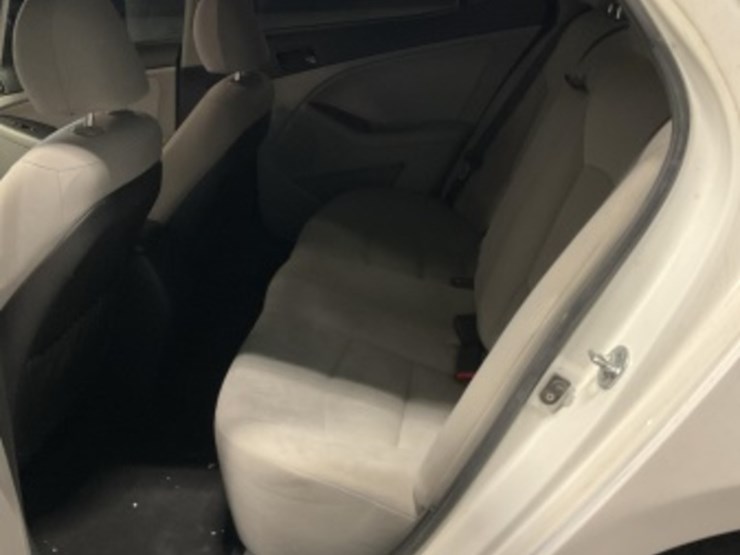 2015-kia-optima-sdn-image-23