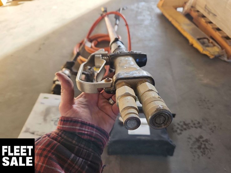 2008-freightliner-m2-106-image-51