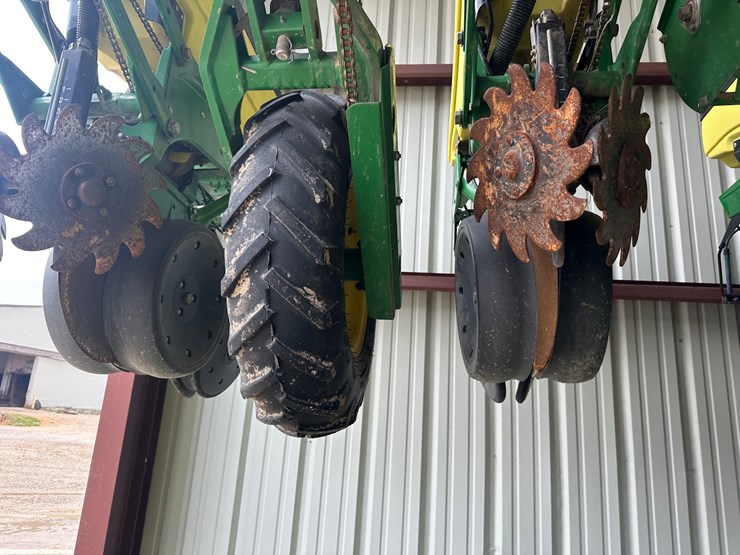 john-deere-1725-image-19
