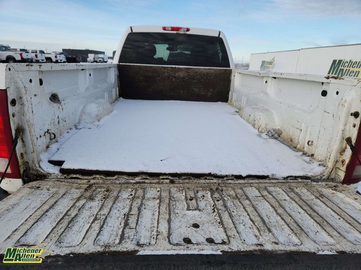 2011-gmc-sierra-3500hd-image-16