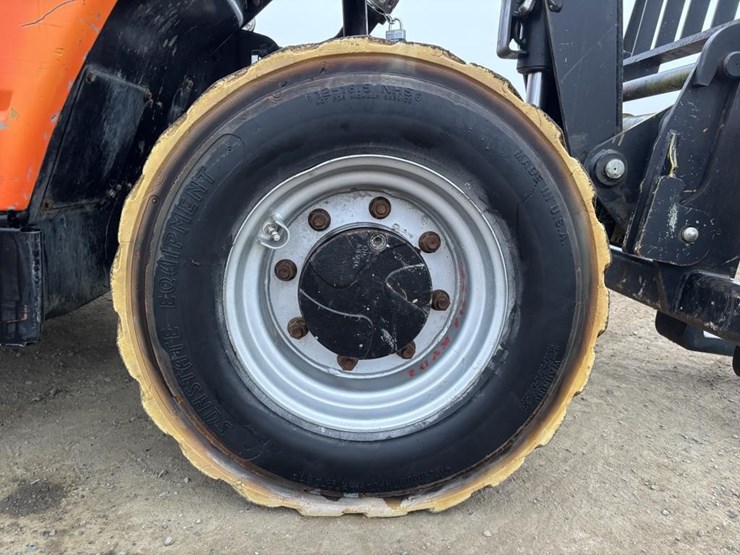 2015-jlg-g5-18a-image-16