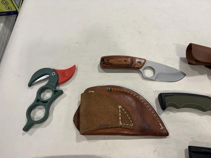 4-hunting-knives-image-3