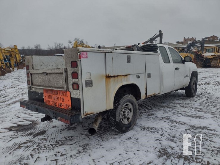 2008-gmc-3500-image-33