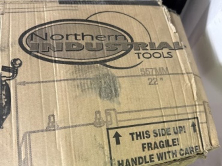 northern-industrial-9000lb-winch-image-2