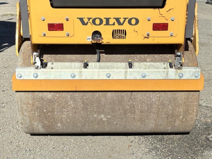 2018-volvo-dd25b-image-11