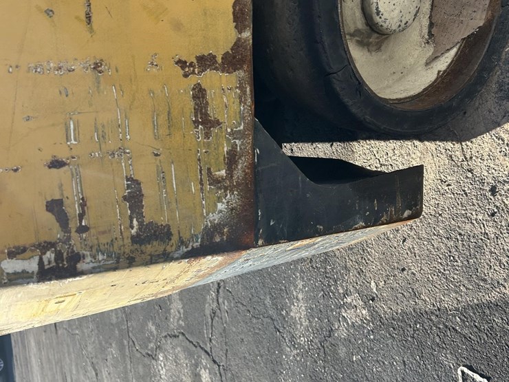 1999-yale-gc100mgn-image-26