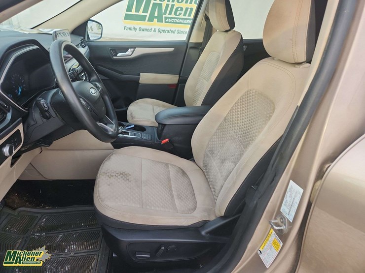 2020-ford-escape-image-14