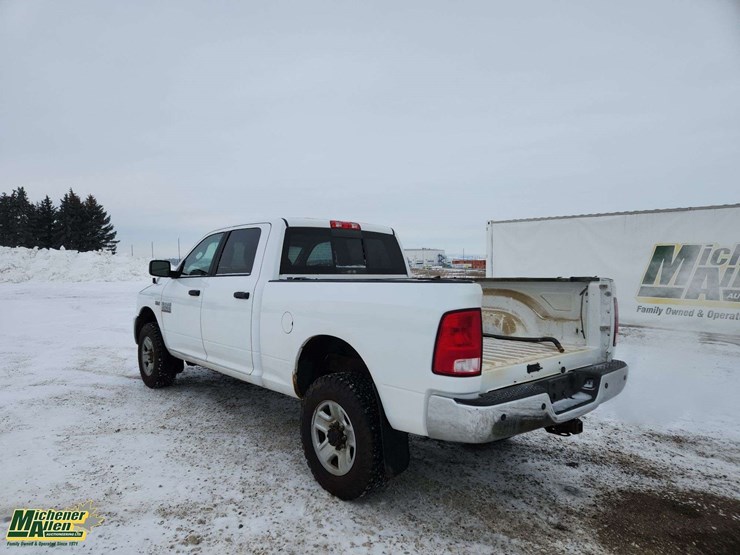 2017-ram-2500-hd-image-3