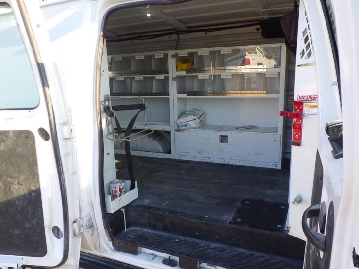 2012-ford-cargo-image-7