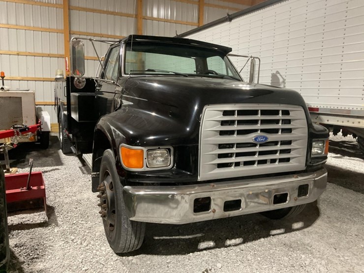 1995-ford-f800-image-1