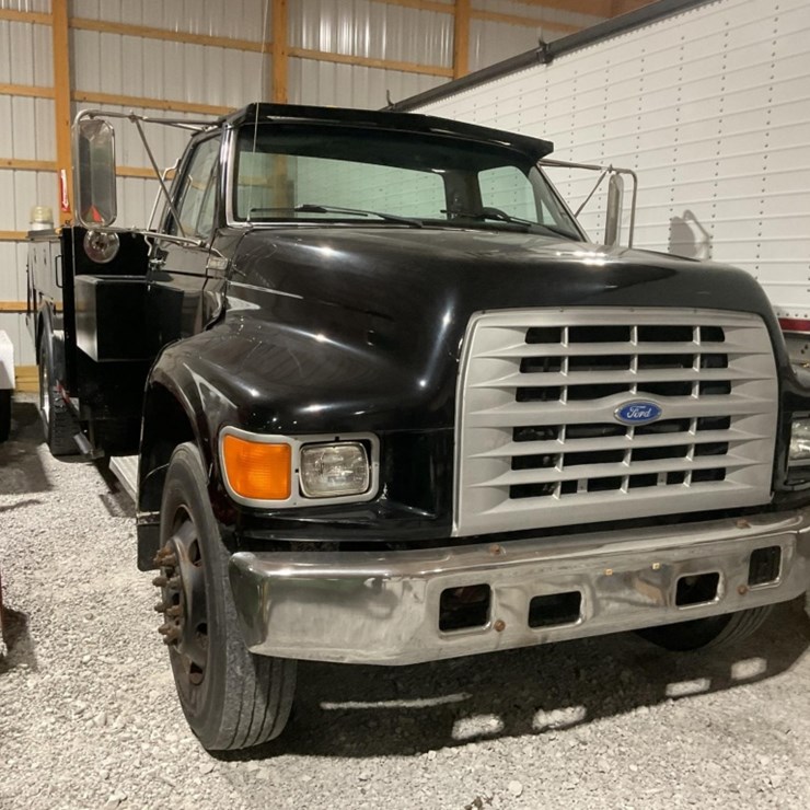 1995 FORD F800
