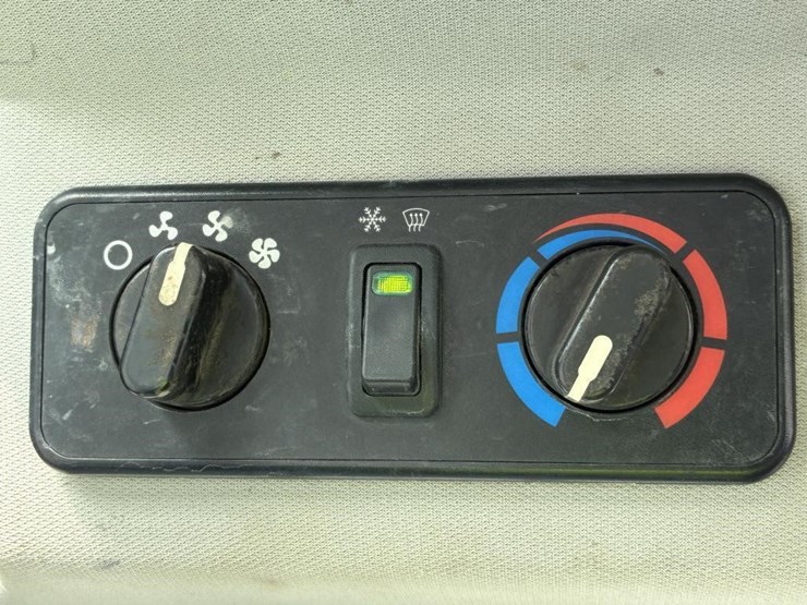 2021-bobcat-t64-image-18