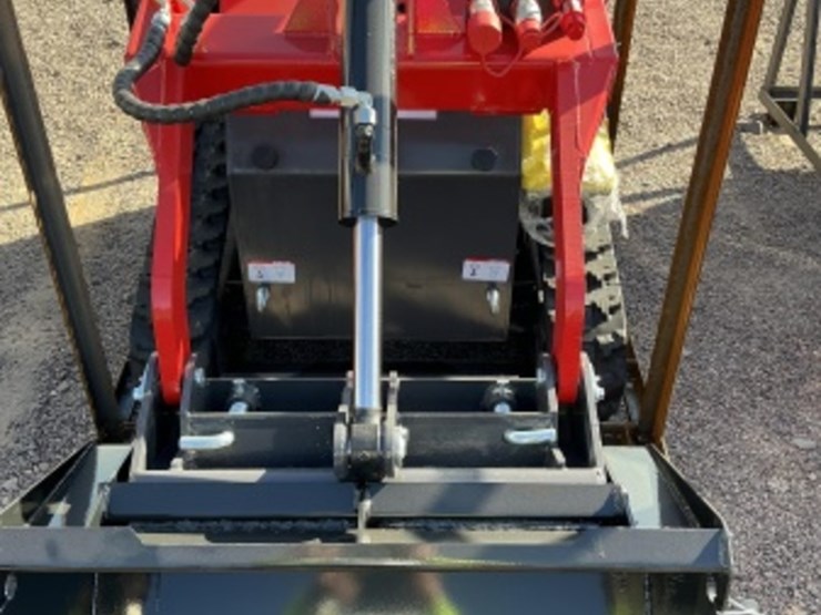 2025-agt-ysrt14-skid-steer-image-7