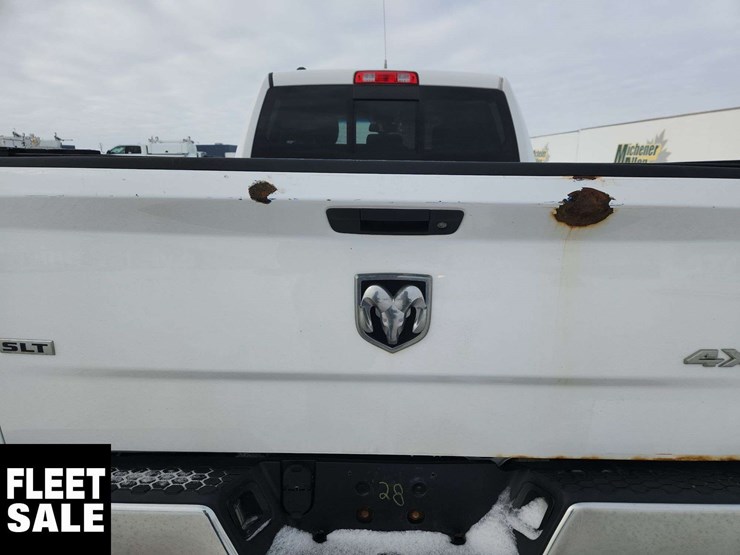 2013-dodge-1500-image-35