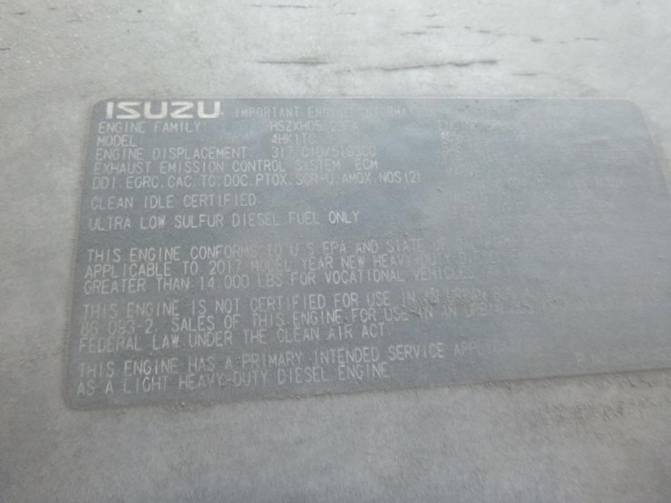 2018-isuzu-nqr-image-21
