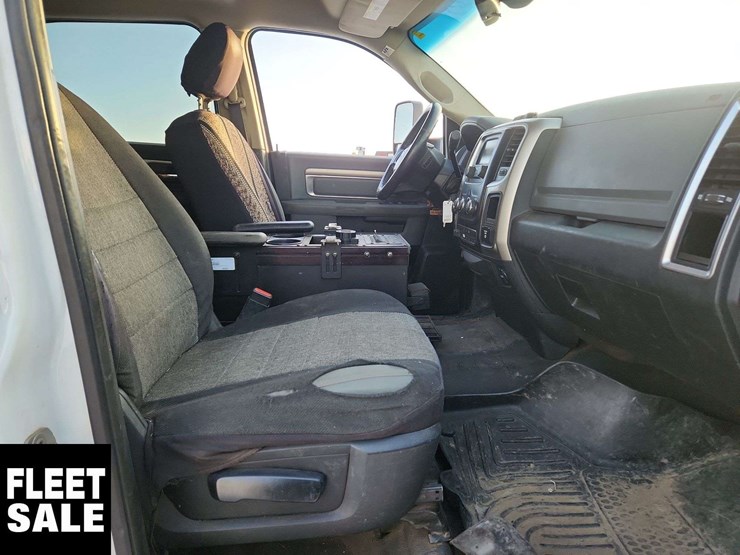 2014-ram-5500-4x4-s/a-service-truck-image-26