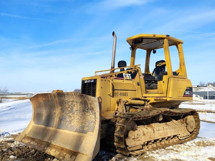 2005-caterpillar-d4g-xl-image-1