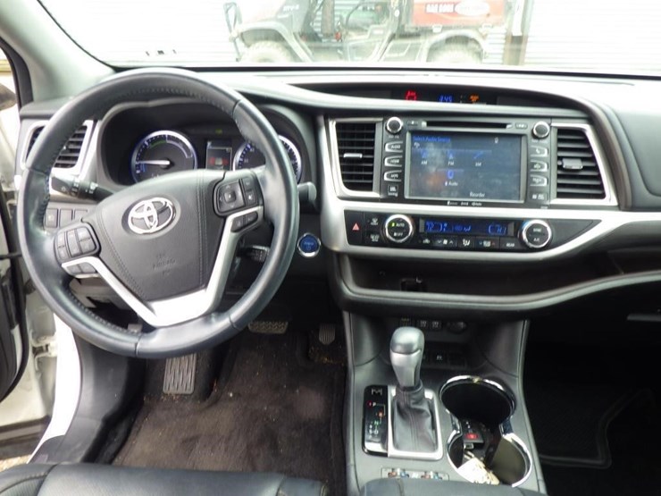 2017-toyota-highlander-image-9