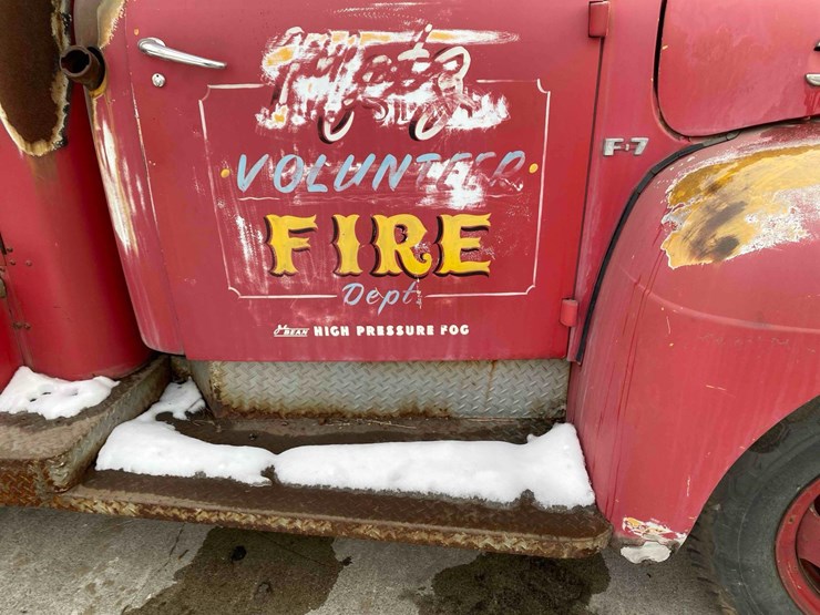 1949-ford-f7-firetruck-image-11
