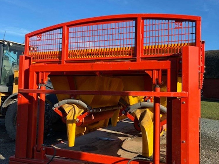 larrington-bin-loader-image-3