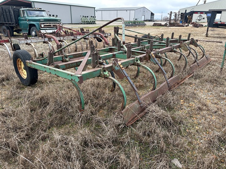 john-deere-100-image-4