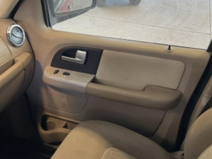 2006-ford-expedition-image-19