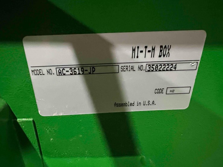 john-deere-tool-box-image-10