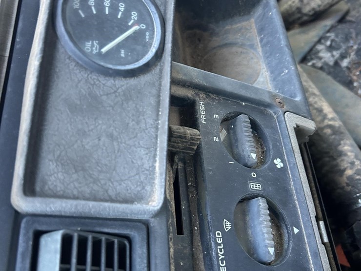 1989-volvo-fe6-image-28