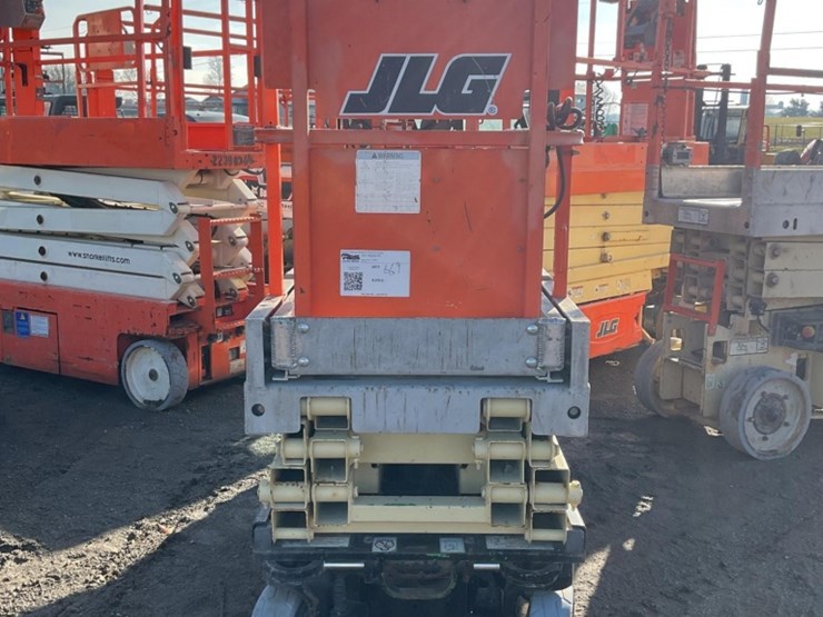 2011-jlg-1930es-image-8