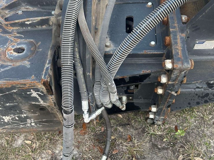 zato-hydraulic-demolition-shears-excavator-attachment-image-7