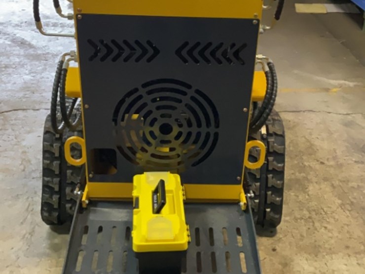 (inv.50098)-new-unused-cjg-zj-380-compact-track-loader,-27-hp-gas-engine,-aux.-hydraulics,-gp-bucket-image-7