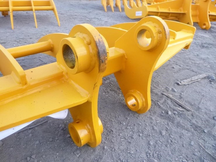 caterpillar-303-image-5