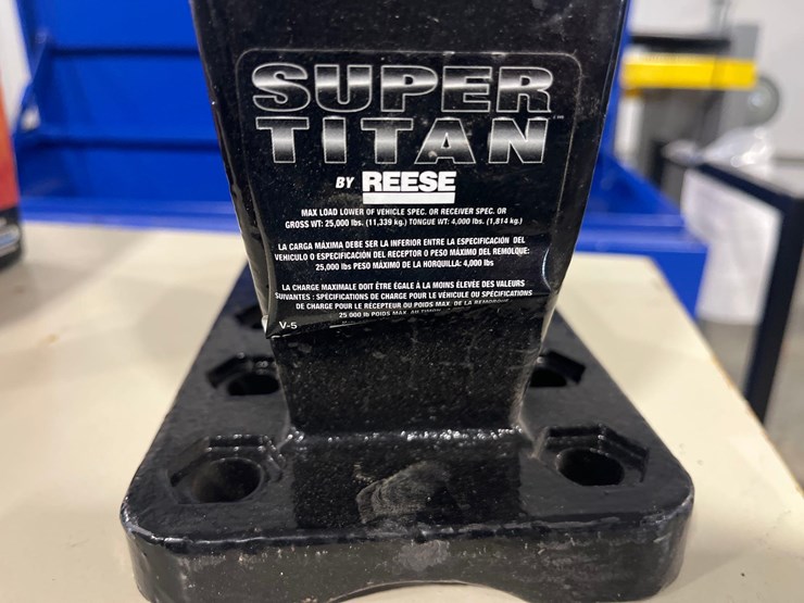 pintle-hitch-with-receiver-image-4