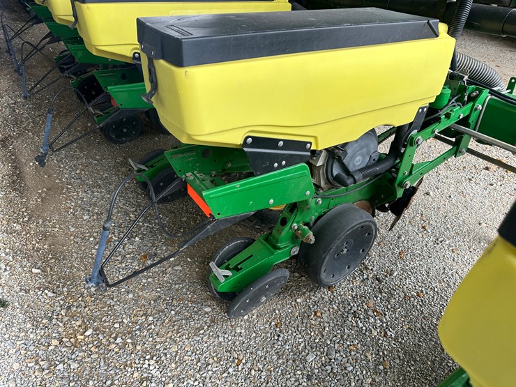 john-deere-1725-image-38