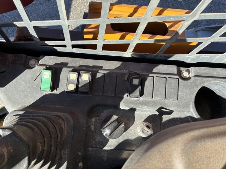 takeuchi-tl10v2-image-15