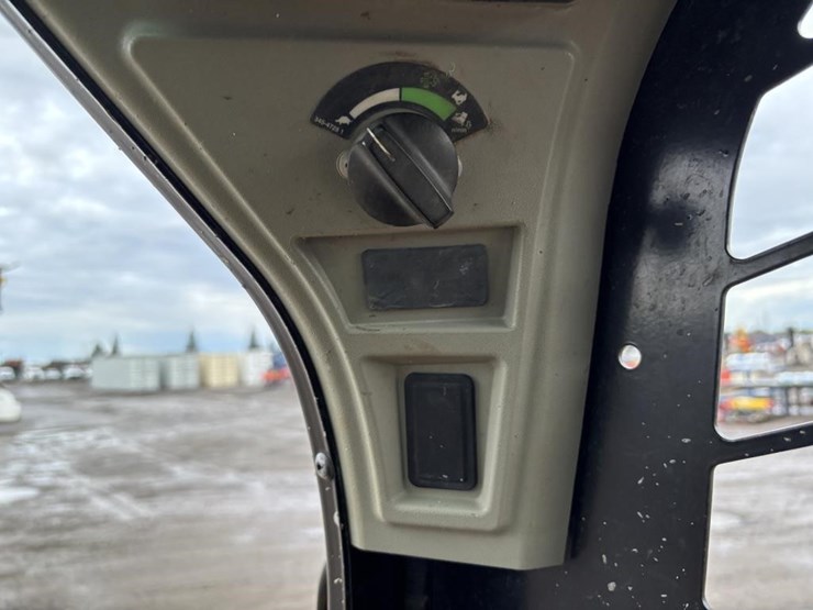 2021-caterpillar-259d3-image-26