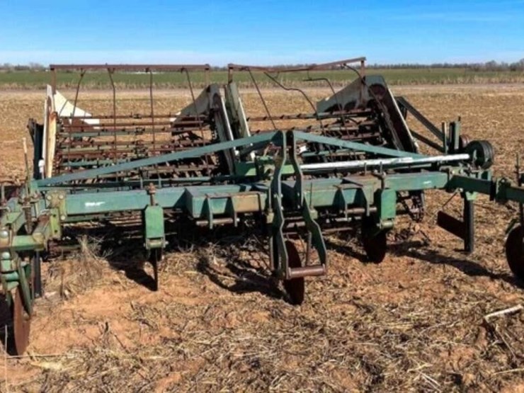 kmc-peanut-digger-image-1