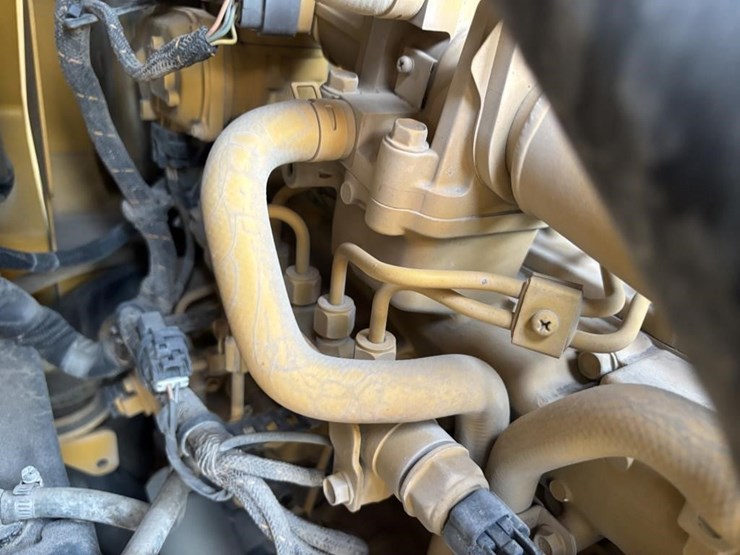 2021-caterpillar-259d3-image-39