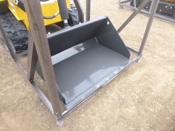 2025-agt-mx-crt23-skid-steer-track-loader-image-8