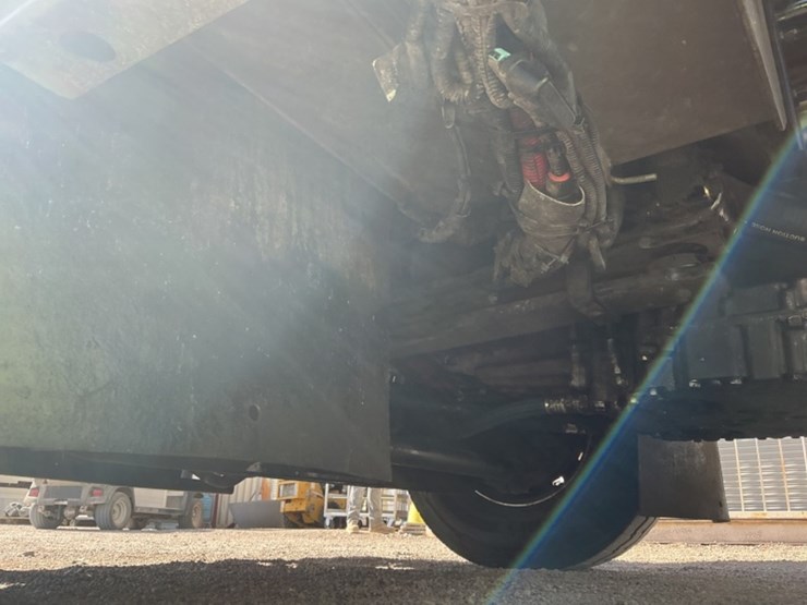 2018-peterbilt-520-image-39