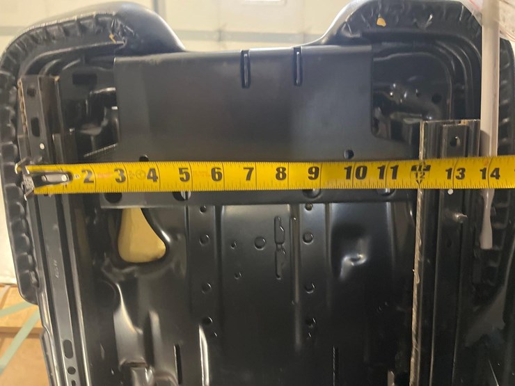 skid-steer-seat-image-17