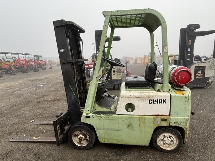 clark-c500-forklift-image-5