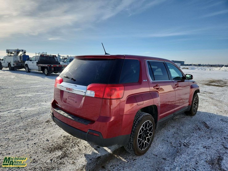 2013-gmc-terrain-sle-image-4