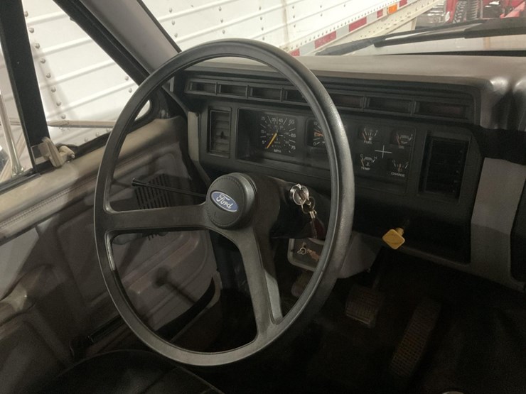 1995-ford-f800-image-14
