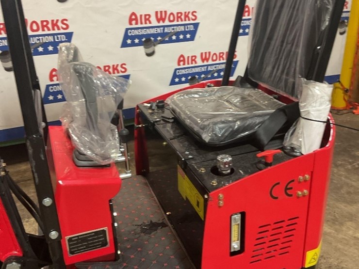 (inv.50031)-new-unused-miva-va13-mini-excavator,-13.5-gas-engine,-manual-thumb,-15"-bucket,-blade-image-7