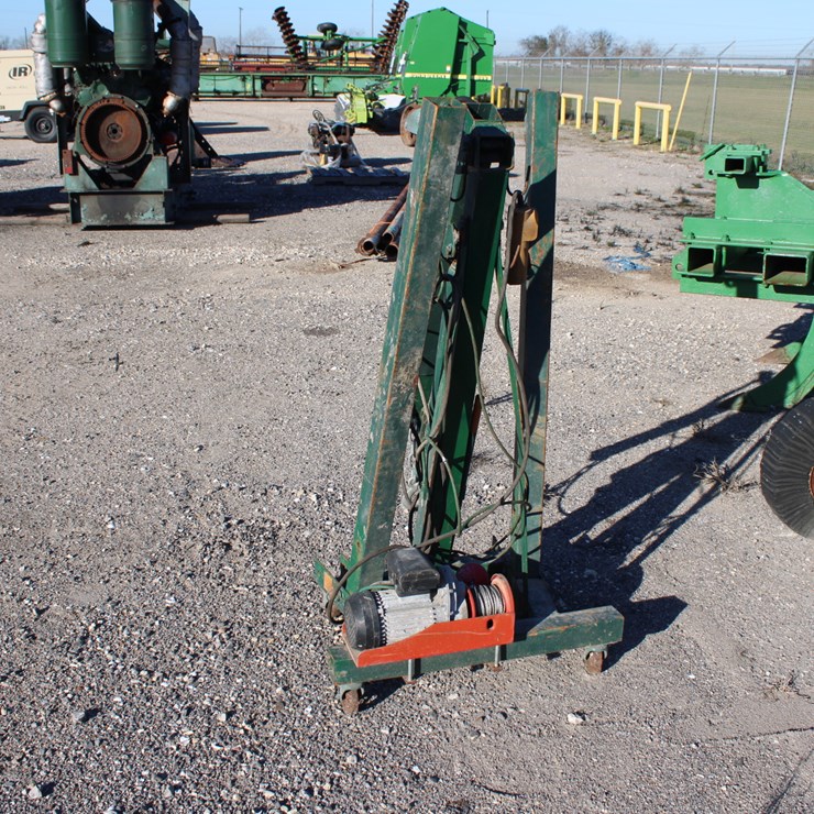 #1043 • Electric Engine Hoist