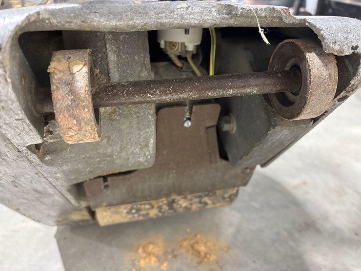 clarke-floor-and-edge-sander-image-11