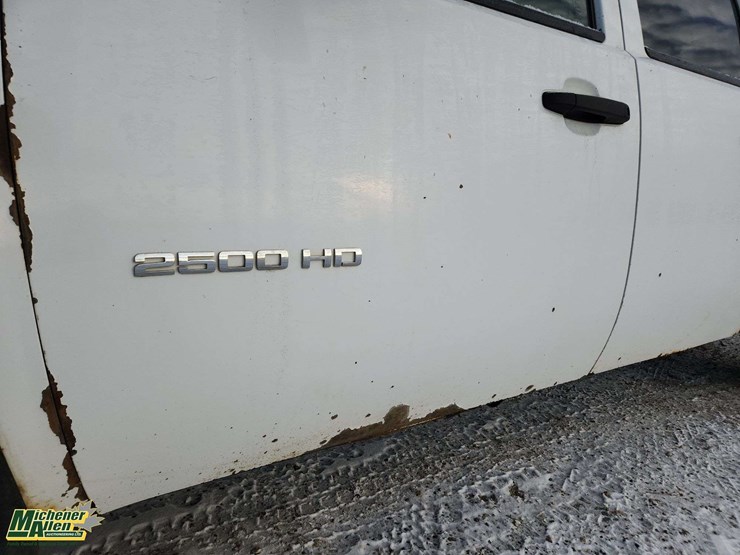 2011-gmc-sierra-3500hd-image-53