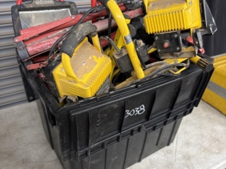 tub-of-asst-work-lights-image-1